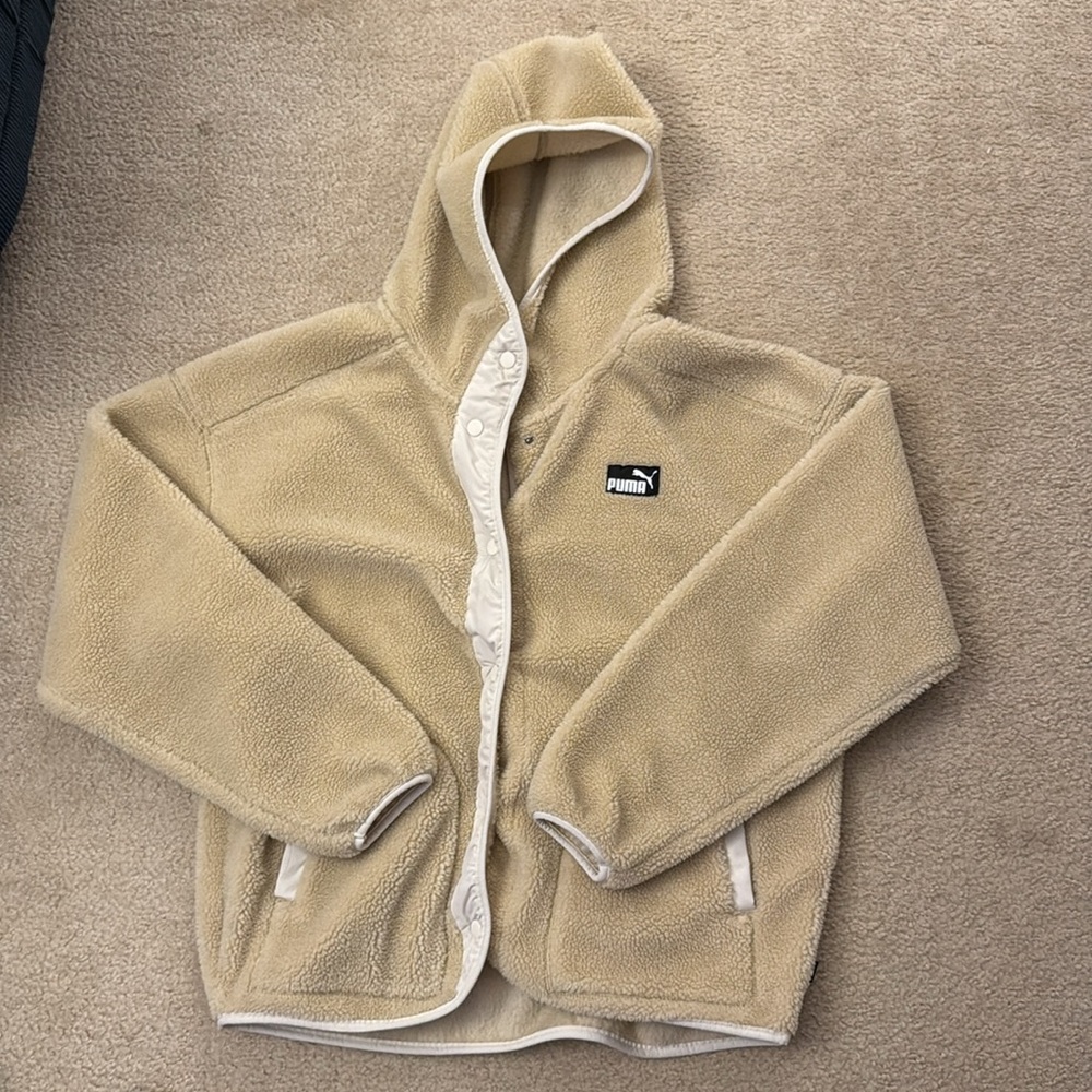 Puma Hooded Sherpa Fleece Jacket. Light tan/off white. Size L.